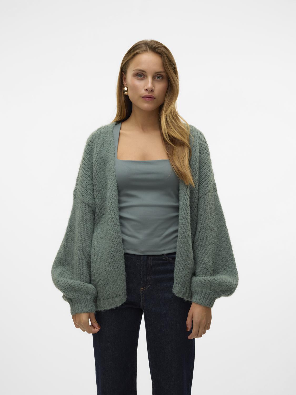 model_shot-front